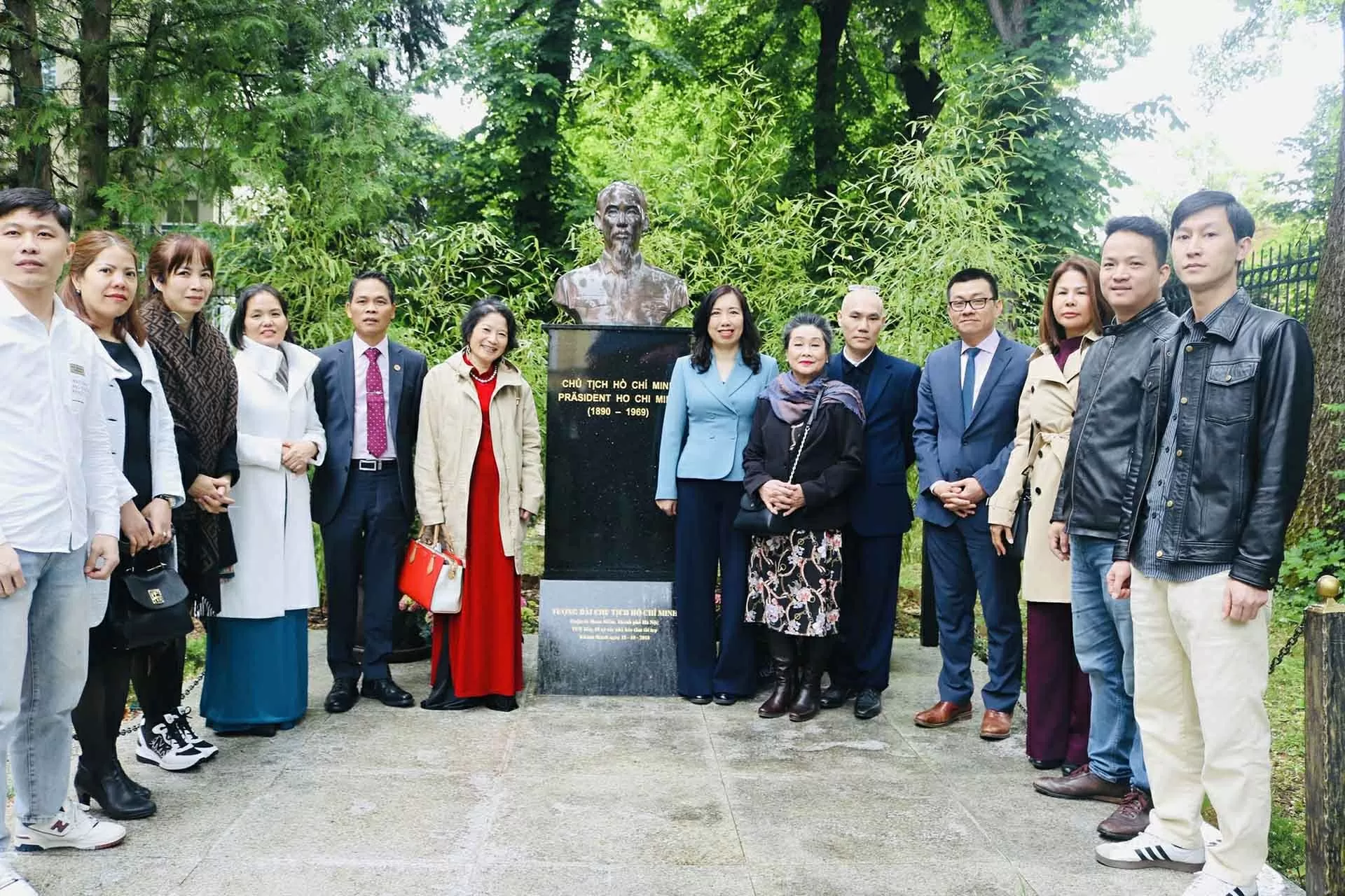 Đại sứ quán Việt Nam tại Áo tổ chức tưởng niệm nhân dịp 135 năm Ngày sinh Chủ tịch Hồ Chí Minh