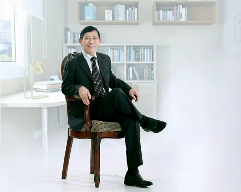 Doanh nhân Khương Đức Sỹ với phong thái đĩnh đạc, tư duy sâu sắc và trái tim hướng thiện. Doanh nhân Khương Đức Sỹ với phong thái đĩnh đạc, tư duy sâu sắc và trái tim hướng thiện.