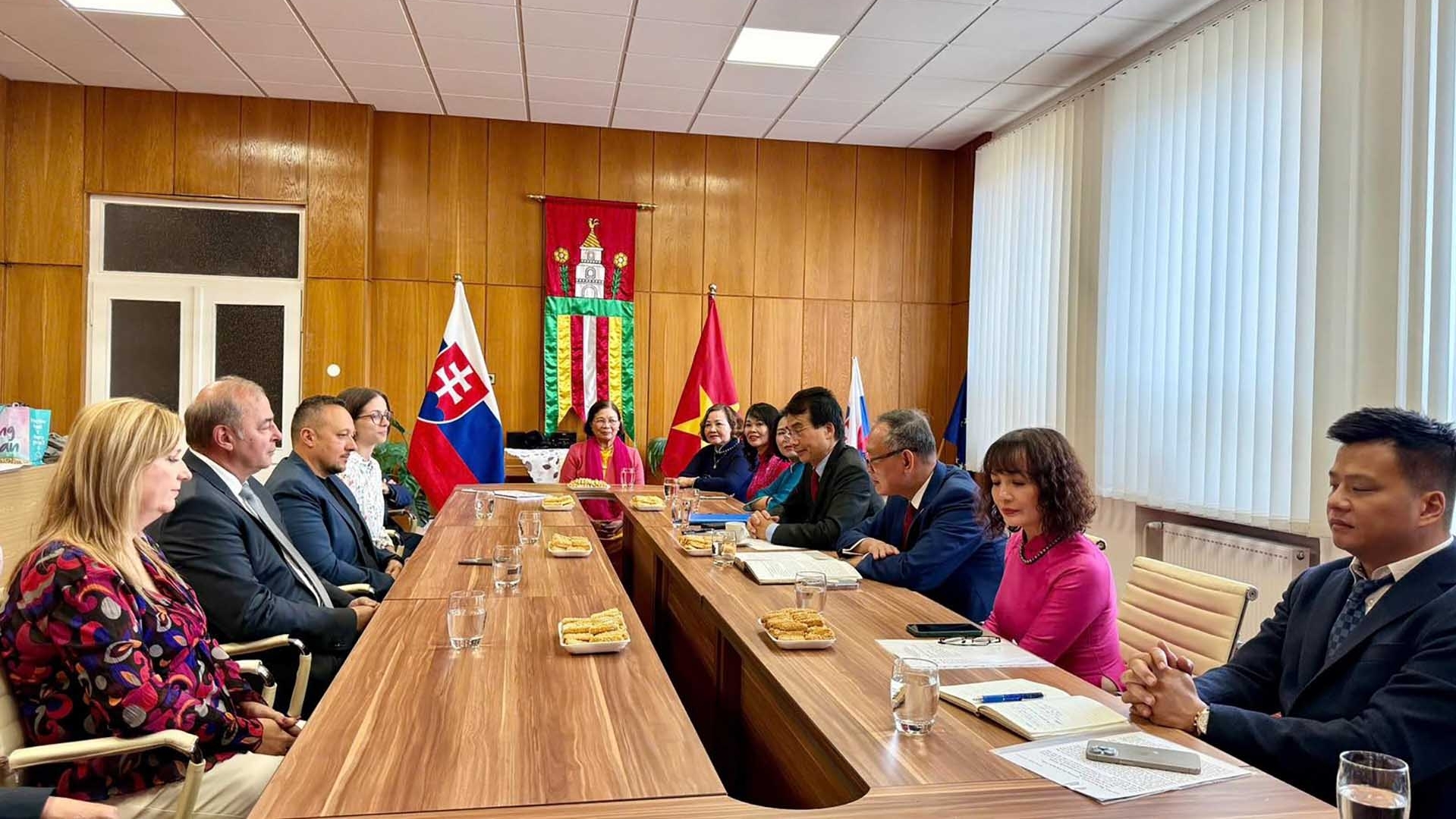 ky niem 135 nam ngay sinh chu tich ho chi minh tai slovakia