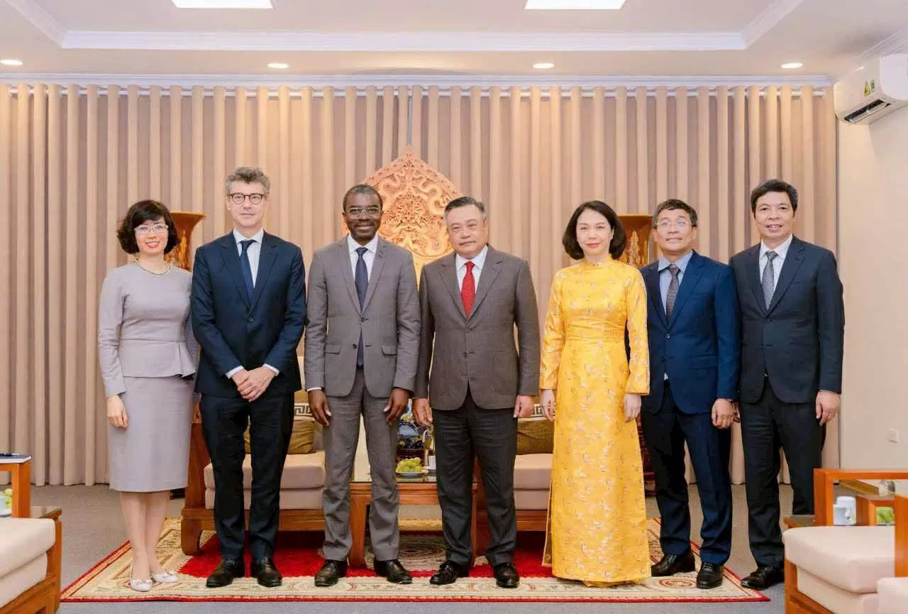 Trung tâm Di sản thế giới tiếp tục đồng hành và hỗ trợ Hà Nội bảo tồn di tích Hoàng thành Thăng Long và Cổ Loa Trung tâm Di sản thế giới tiếp tục đồng hành và hỗ trợ Hà Nội bảo tồn di tích Hoàng thành Thăng Long và Cổ Loa