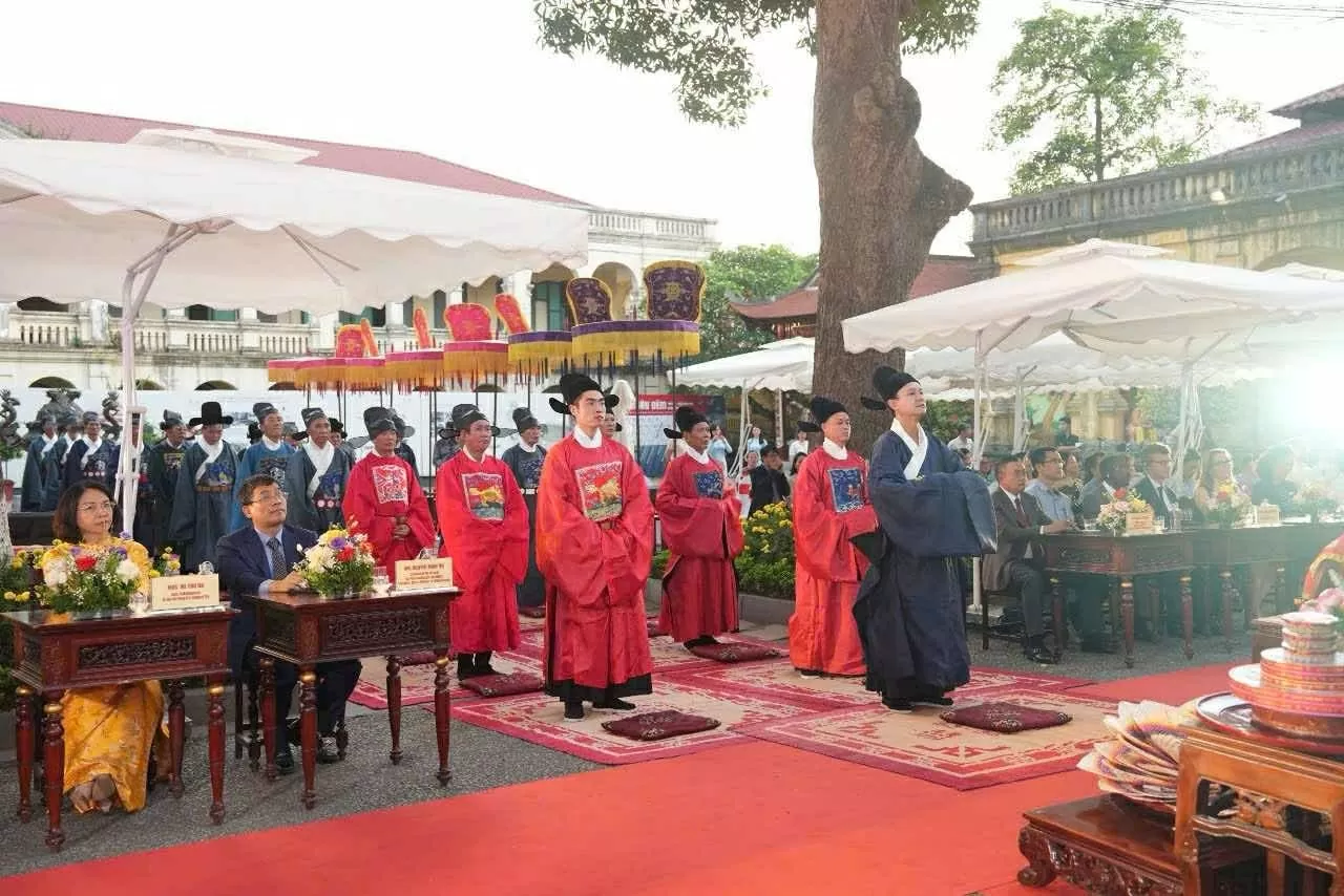 Trung tâm Di sản thế giới tiếp tục đồng hành và hỗ trợ Hà Nội bảo tồn di tích Hoàng thành Thăng Long và Cổ Loa Trung tâm Di sản thế giới tiếp tục đồng hành và hỗ trợ Hà Nội bảo tồn di tích Hoàng thành Thăng Long và Cổ Loa