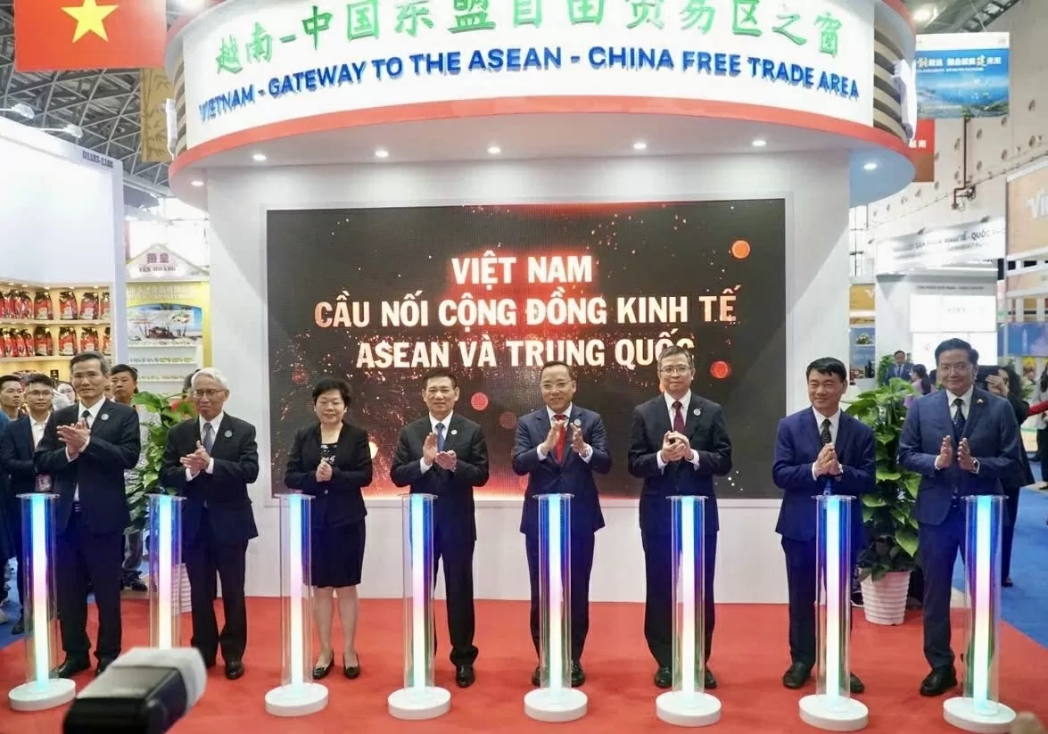 Giao lưu biên giới vun đắp tình hữu nghị Việt-Trung
