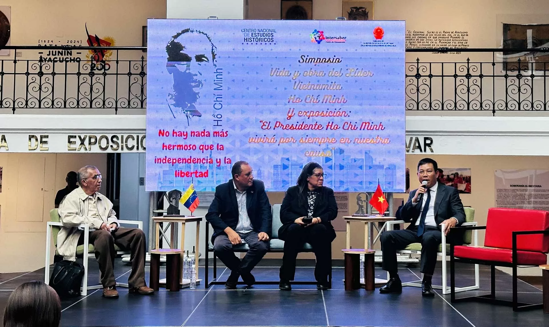 Tọa đàm ‘Thân thế và sự nghiệp Chủ tịch Hồ Chí Minh’ tại Venezuela Tọa đàm ‘Thân thế và sự nghiệp Chủ tịch Hồ Chí Minh’ tại Venezuela