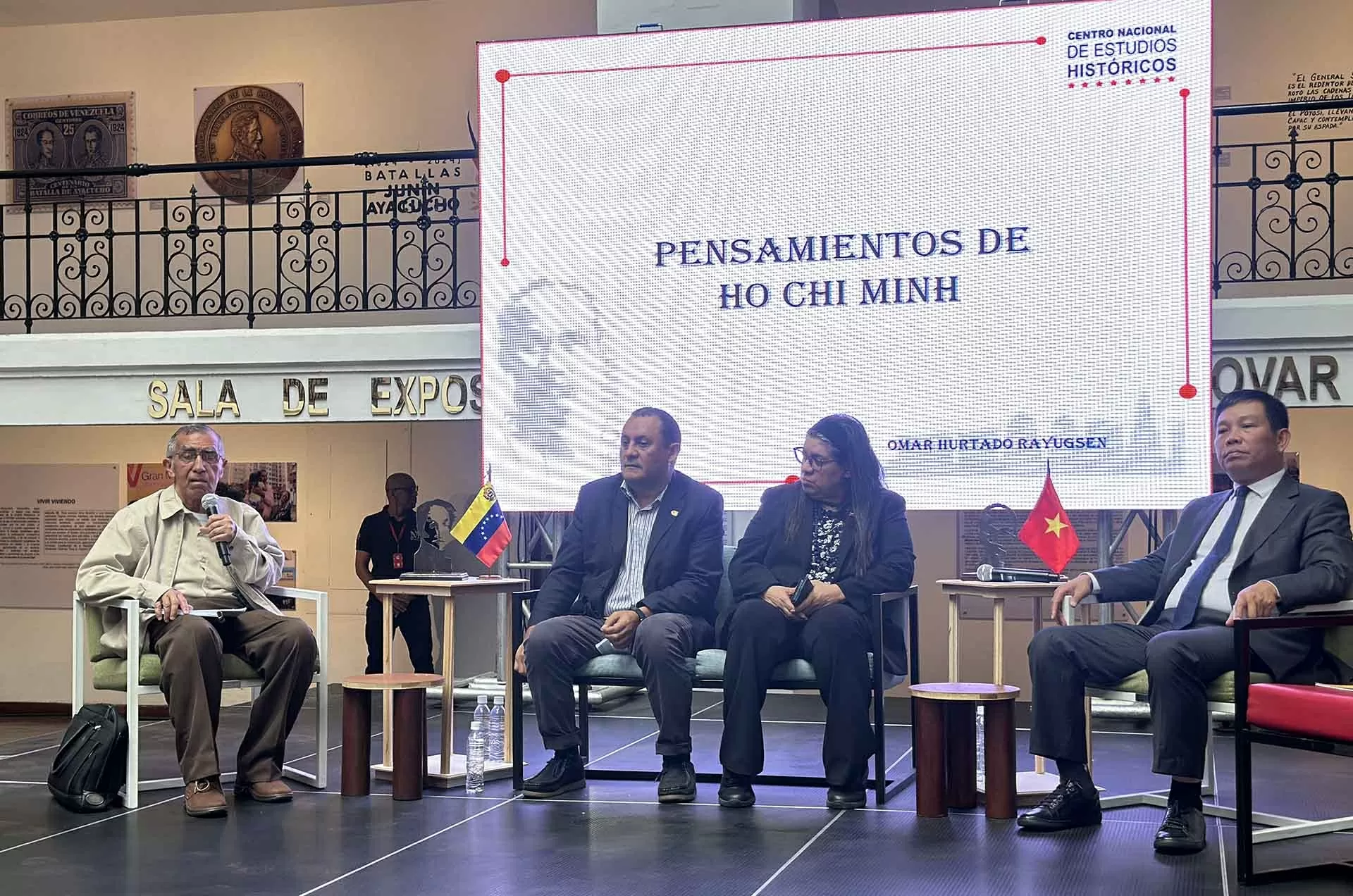 Tọa đàm ‘Thân thế và sự nghiệp Chủ tịch Hồ Chí Minh’ tại Venezuela Tọa đàm ‘Thân thế và sự nghiệp Chủ tịch Hồ Chí Minh’ tại Venezuela