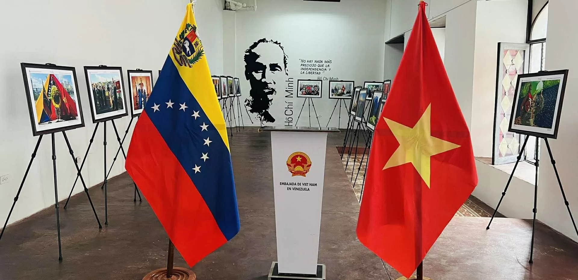 Tọa đàm ‘Thân thế và sự nghiệp Chủ tịch Hồ Chí Minh’ tại Venezuela Tọa đàm ‘Thân thế và sự nghiệp Chủ tịch Hồ Chí Minh’ tại Venezuela