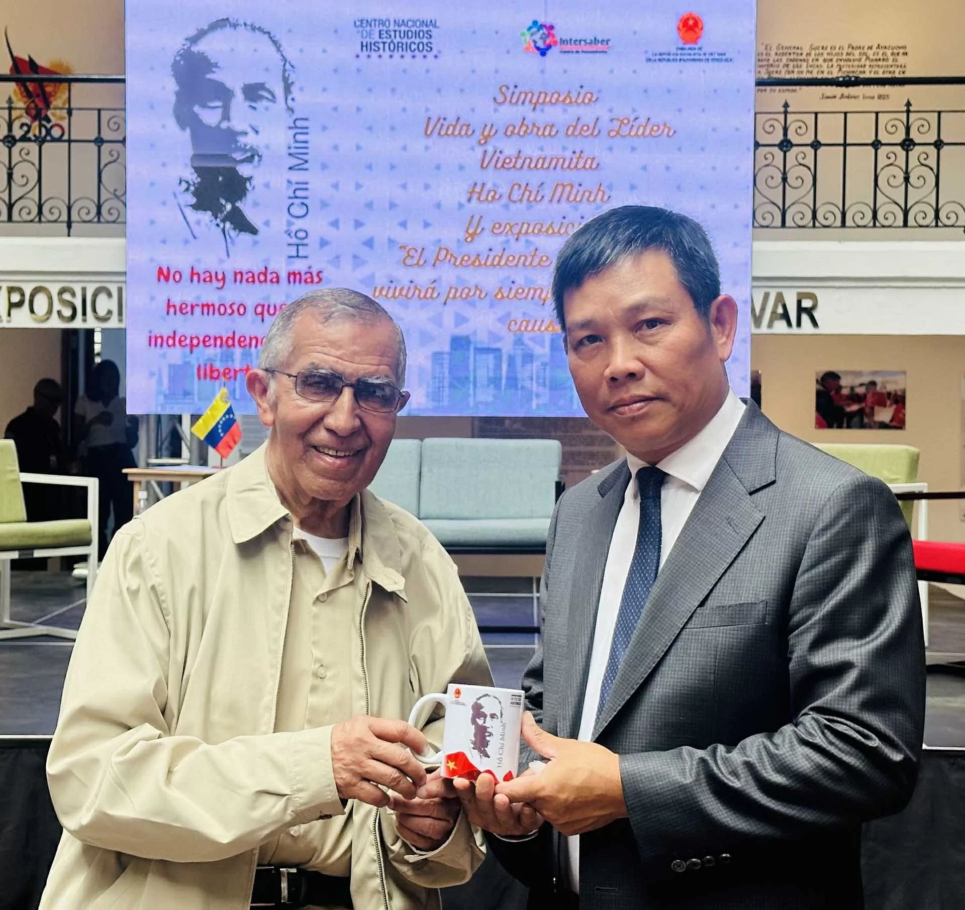 Tọa đàm ‘Thân thế và sự nghiệp Chủ tịch Hồ Chí Minh’ tại Venezuela Tọa đàm ‘Thân thế và sự nghiệp Chủ tịch Hồ Chí Minh’ tại Venezuela