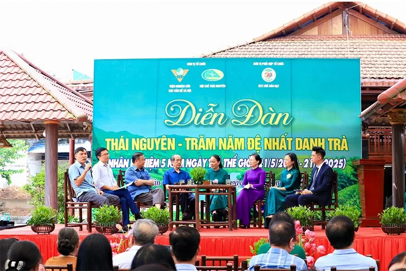 Các diễn giả, chuyên gia, nhà nghiên cứu tham gia chia sẻ và thảo luận tại Diễn đàn.