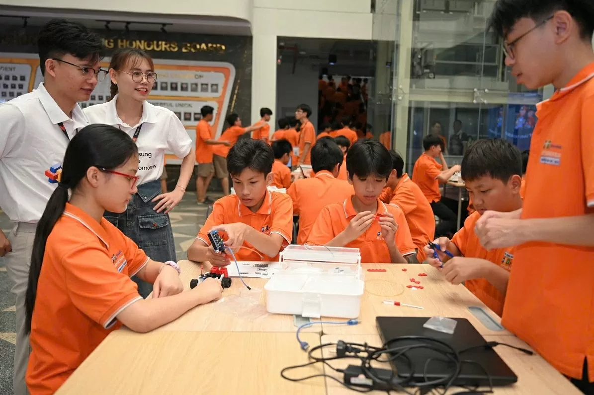 Khởi động cuộc thi Samsung Solve for Tomorrow 2025 tại khu vực miền Trung