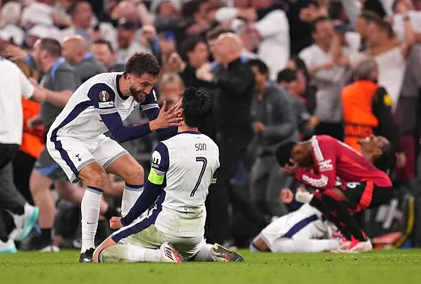 Tottenham thắng Man Utd, Son bật khóc vì danh hiệu đầu tiên ở châu Âu
