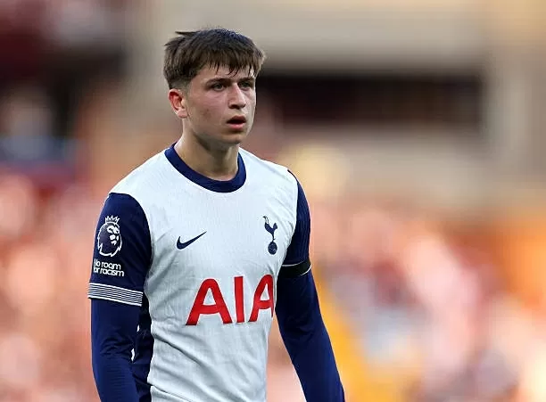 Mikey Moore trở thành cầu thủ trẻ nhất lịch sử vô địch UEFA Europa League Mikey Moore trở thành cầu thủ trẻ nhất lịch sử vô địch UEFA Europa League