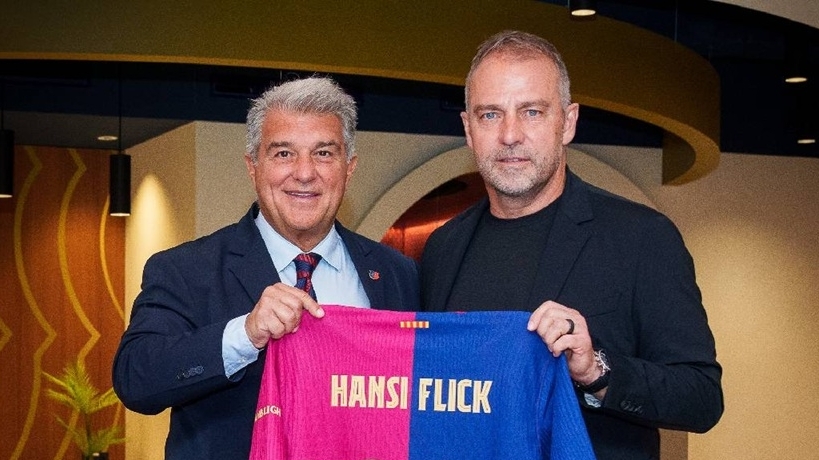 Barca 'thưởng nóng' cho HLV Flick sau cú ăn 3