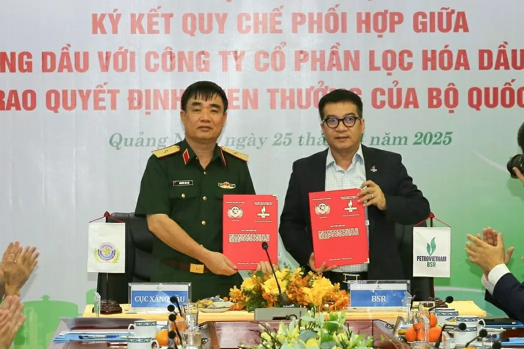 Đơn vị chủ lực của PetroVietnam tiên phong sản xuất nhiên liệu đặc chủng cho quân đội, góp phần đảm bảo an ninh quốc phòng Đơn vị chủ lực của PetroVietnam tiên phong sản xuất nhiên liệu đặc chủng cho quân đội, góp phần đảm bảo an ninh quốc phòng
