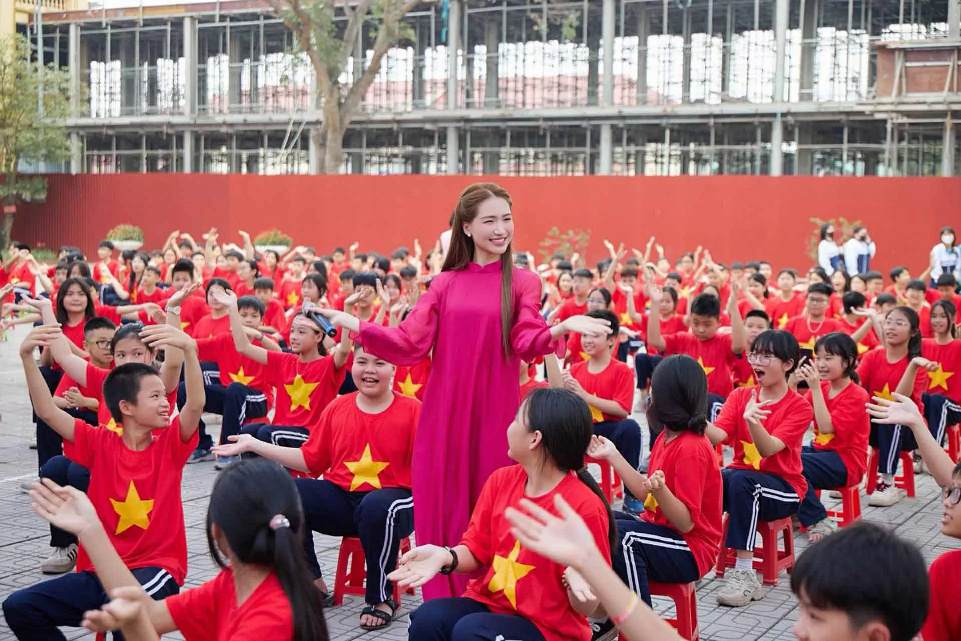 ‘Trồng người’ bằng nghệ thuật