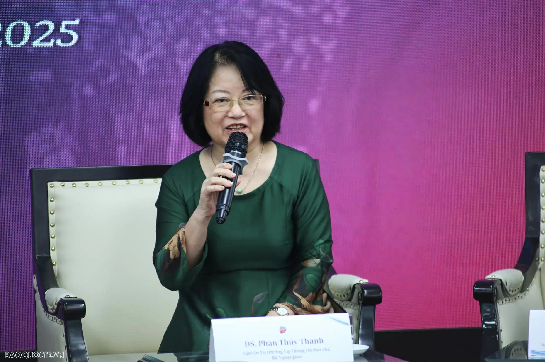 'Những người mẹ, người chị' phi thường trên mặt trận không tiếng súng 'Những người mẹ, người chị' phi thường trên mặt trận không tiếng súng