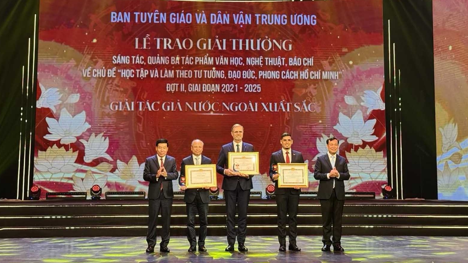 hoc tap dao duc phong cach ho chi minh su menh trong tim