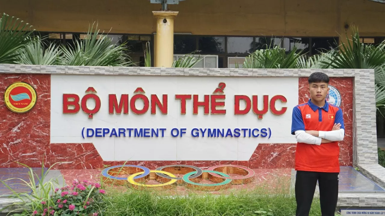 Giàng Dí Tang – sinh viên năm nhất ngành Điền kinh (trường ĐH TDTT Bắc Ninh) vượt qua hoàn cảnh khó khăn để theo đuổi đam mê thể thao. (Ảnh: Văn Lịch) Giàng Dí Tang – sinh viên năm nhất ngành Điền kinh (trường ĐH TDTT Bắc Ninh) vượt qua hoàn cảnh khó khăn để theo đuổi đam mê thể thao. (Ảnh: Văn Lịch)