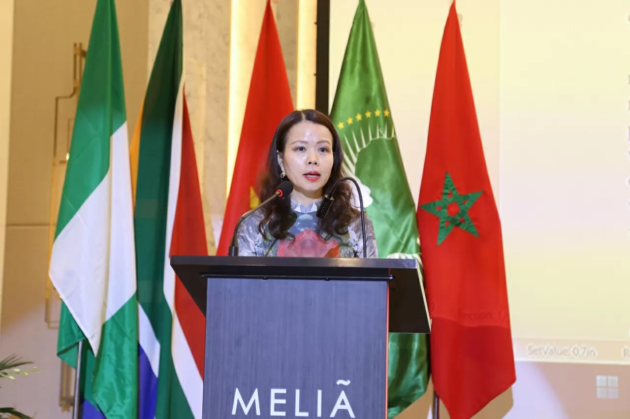 Thứ trưởng Nguyễn Minh Hằng đánh giá cao vị thế và uy tín của Liên minh châu Phi (AU) tại khu vực và trên toàn cầu. (Ảnh: Thành Long) Thứ trưởng Nguyễn Minh Hằng đánh giá cao vị thế và uy tín của Liên minh châu Phi (AU) tại khu vực và trên toàn cầu. (Ảnh: Thành Long)