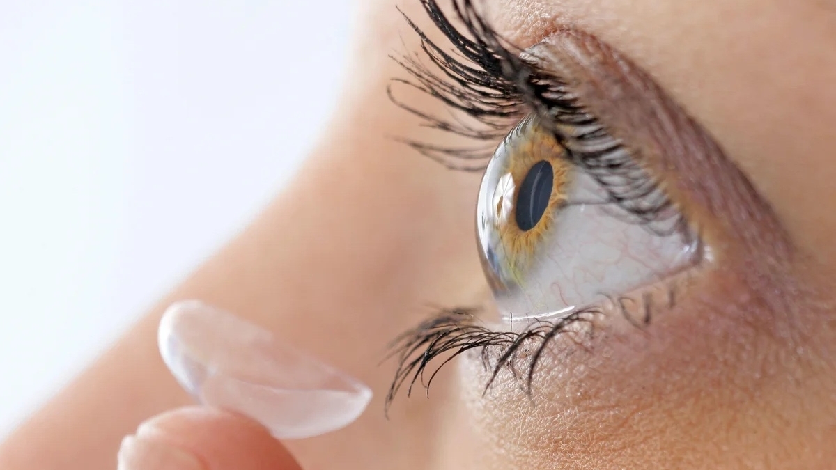 Kính áp tròng siêu thị lực mới cho phép mắt người nhìn thấy ánh sáng cận hồng ngoại