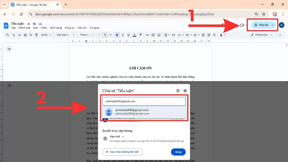 Nhấn nút Chia sẻ (Share) ở góc trên bên phải. Nhấn nút Chia sẻ (Share) ở góc trên bên phải.