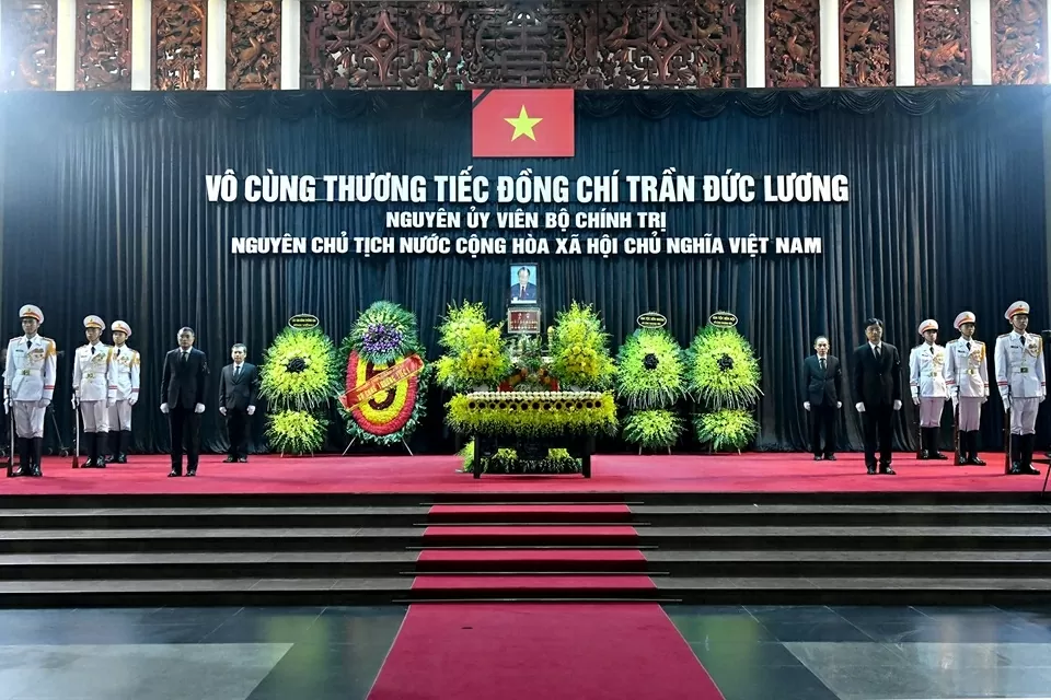 Lễ Quốc tang nguyên Chủ tịch nước Trần Đức Lương Lễ Quốc tang nguyên Chủ tịch nước Trần Đức Lương