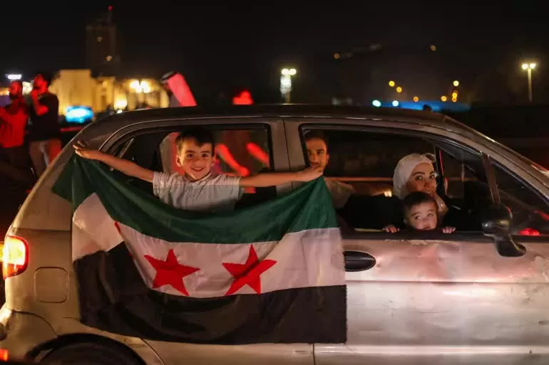 Mỹ chính thức dỡ bỏ trừng phạt kinh tế toàn diện với Syria, Damascus hoan nghênh, gọi đây là 'bước đi tích cực đúng hướng' Mỹ chính thức dỡ bỏ trừng phạt kinh tế toàn diện với Syria, Damascus hoan nghênh, gọi đây là 'bước đi tích cực đúng hướng'