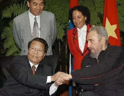 Chủ tịch Cuba Fidel Castro tiếp Chủ tịch nước tại Havana, Cuba ngày 15/11/2004. (Nguồn: TTTXVN)