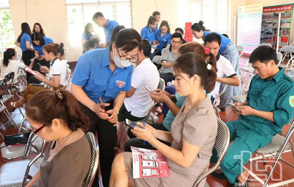 100% thành viên các tổ công nghệ số cộng đồng tiếp tục được đào tạo nâng cao nhận thức số, kỹ năng số.