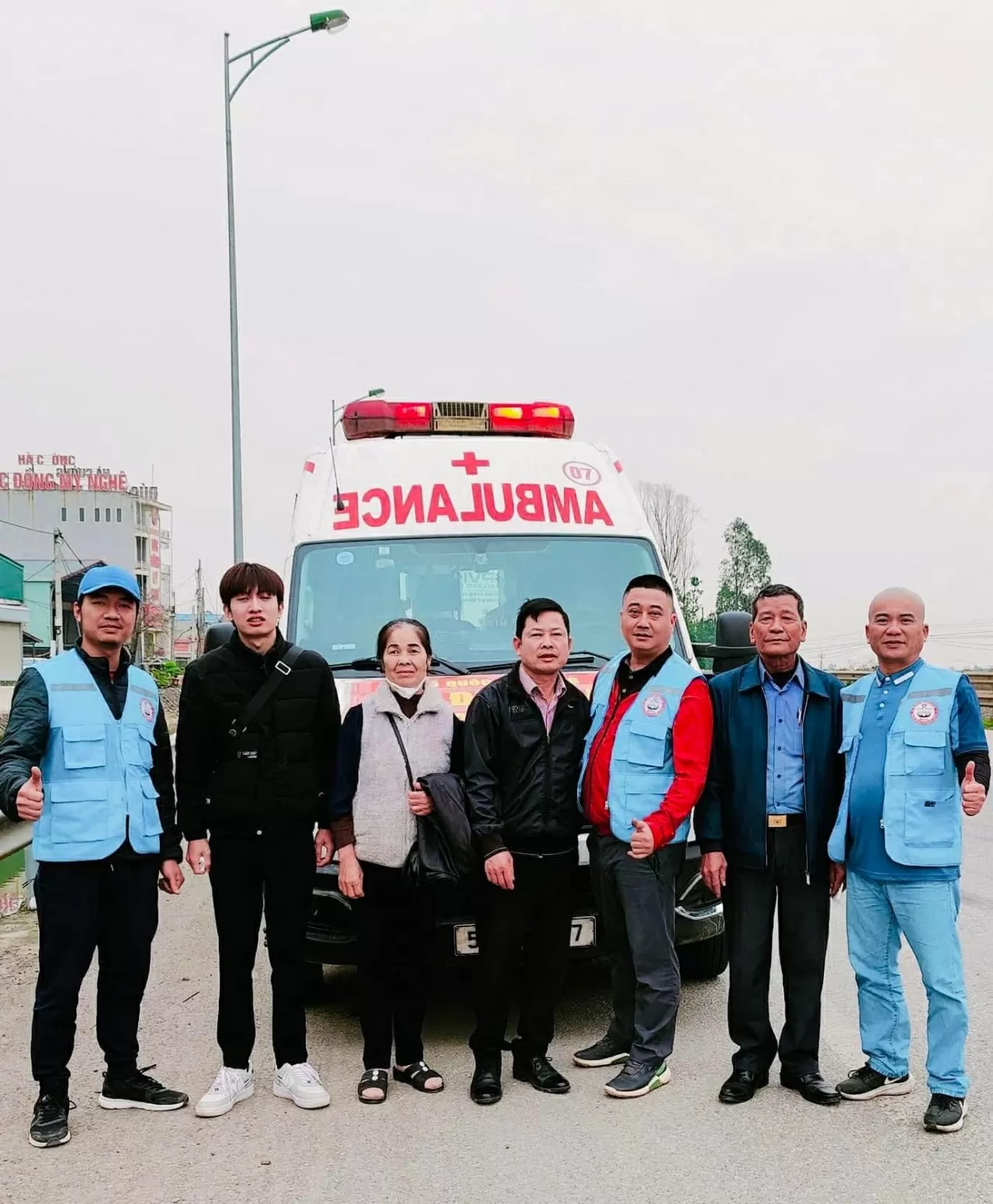 “Xe cứu thương và mai táng 0 đồng Hà Nội” đã hỗ trợ đưa đón miễn phí hàng trăm bệnh nhân nghèo, thậm chí cả “người chết” về tận các miền quê xa xôi, hẻo lánh. (Ảnh FB dự án)