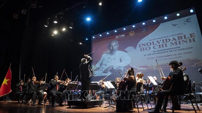 dem nghe thuat dat dao cam xuc tuong nho chu tich ho chi minh tai venezuela