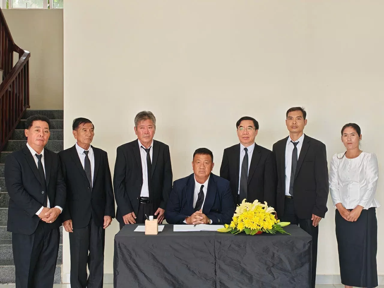 Tổng Lãnh sự quán Việt Nam tại Sihanoukville mở sổ tang viếng nguyên Chủ tịch nước Trần Đức Lương Tổng Lãnh sự quán Việt Nam tại Sihanoukville mở sổ tang viếng nguyên Chủ tịch nước Trần Đức Lương