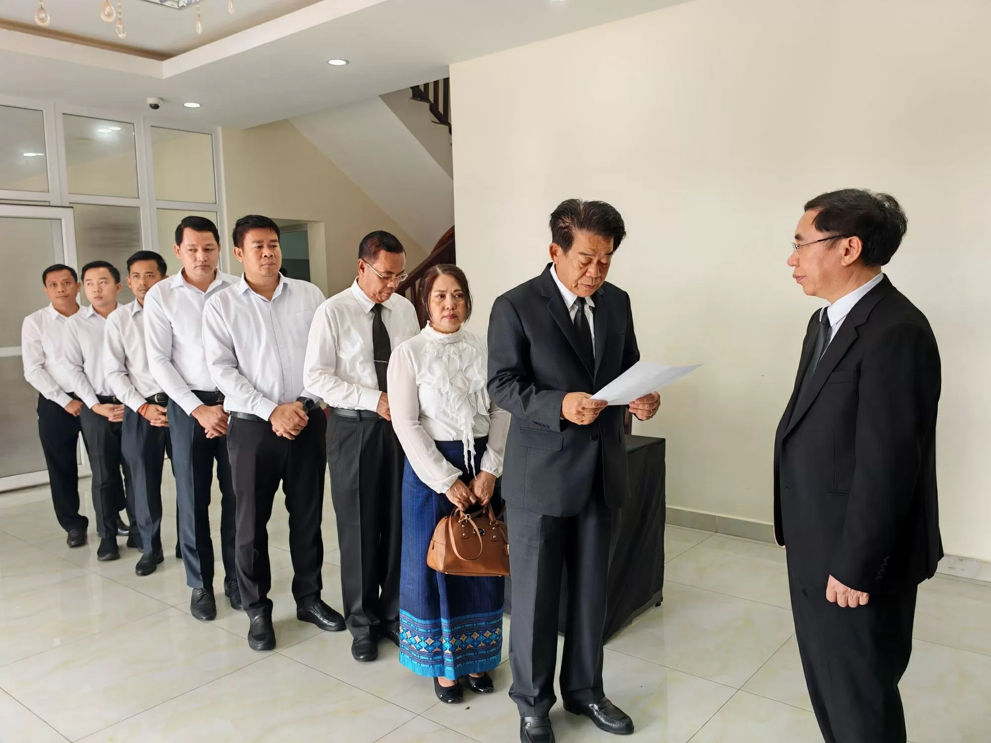 Tổng Lãnh sự quán Việt Nam tại Sihanoukville mở sổ tang viếng nguyên Chủ tịch nước Trần Đức Lương