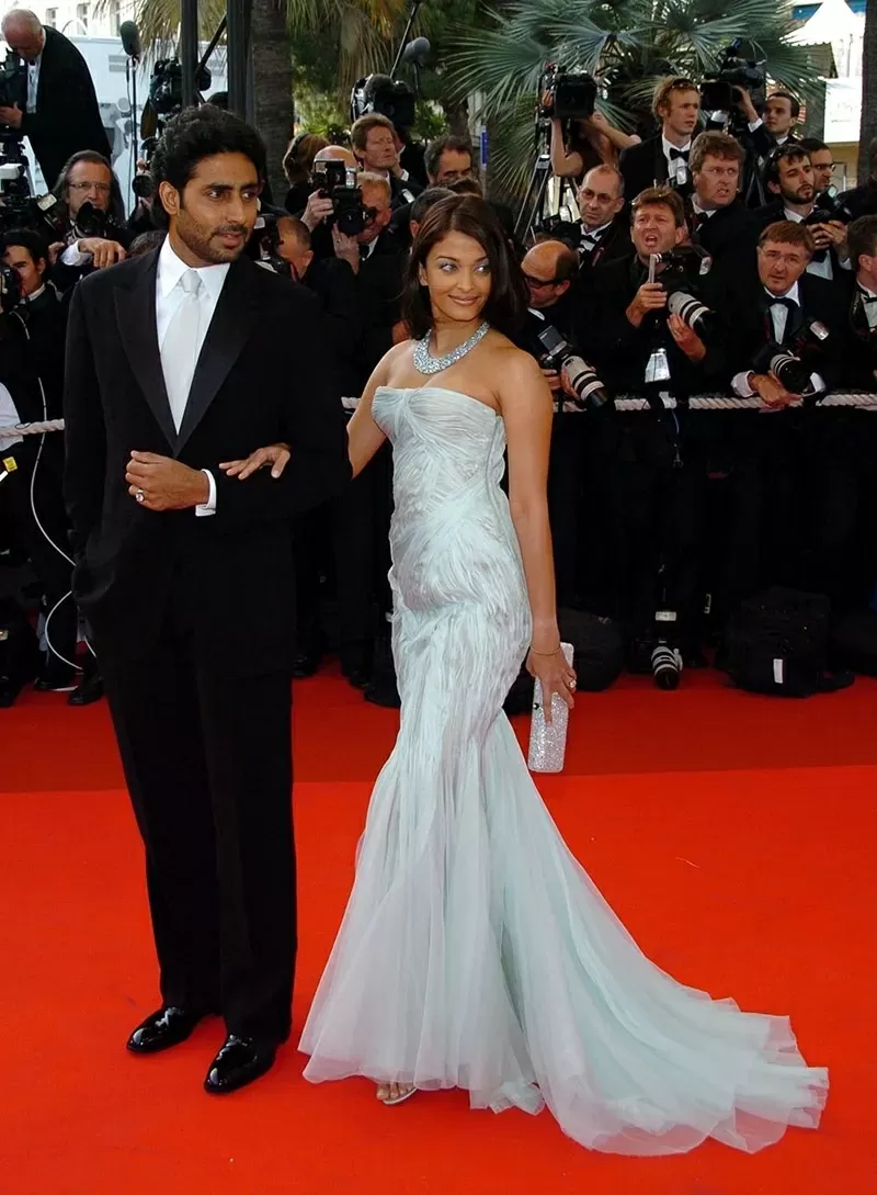 Aishwarya Rai   Biểu tượng nhan sắc và thời trang châu Á tỏa sáng tại Cannes hơn 20 năm