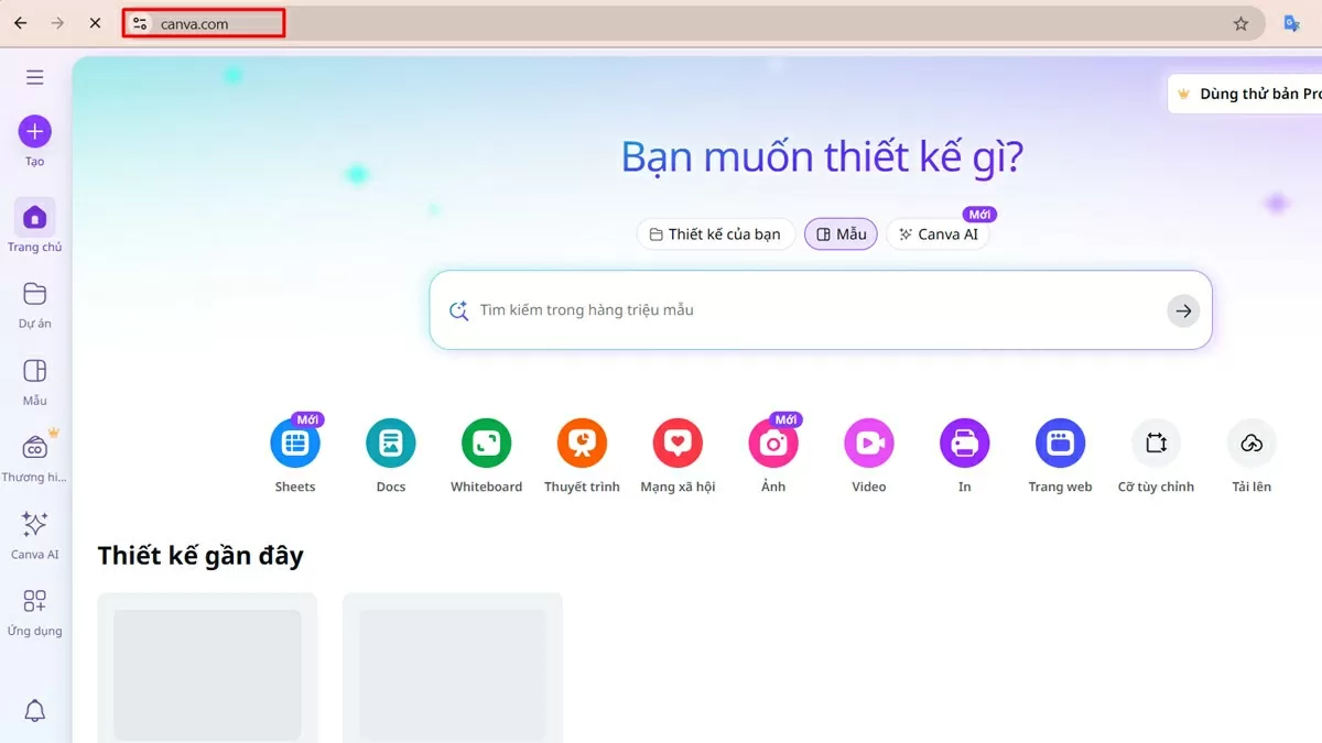 Truy cập vào Canva và đăng nhập tài khoản.