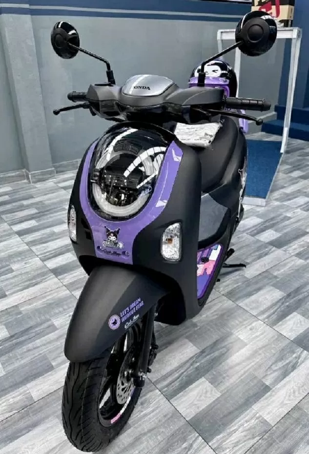 Cụm đèn pha LED Crystal Block Headlight cùng đèn định vị ban ngày DRL hình bán nguyệt tạo thành vòng tròn mang lại hiệu ứng ánh sáng hiện đại Cụm đèn pha LED Crystal Block Headlight cùng đèn định vị ban ngày DRL hình bán nguyệt tạo thành vòng tròn mang lại hiệu ứng ánh sáng hiện đại