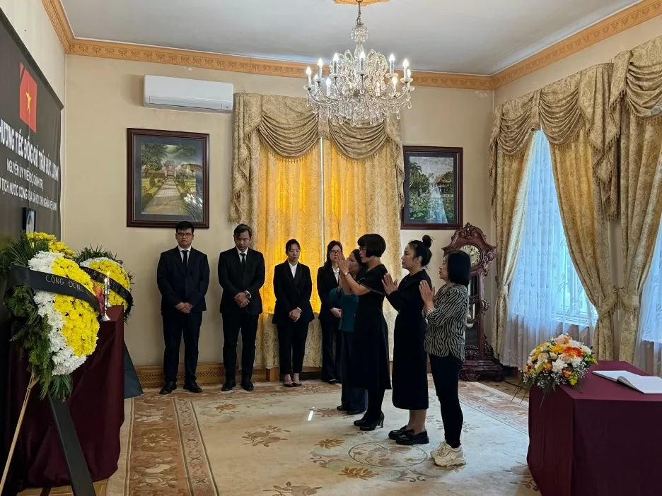 Lễ viếng và mở sổ tang nguyên Chủ tịch nước Trần Đức Lương tại Hungary