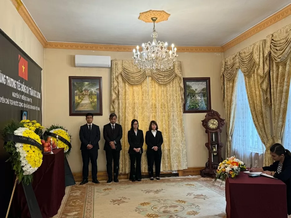 Lễ viếng và mở sổ tang nguyên Chủ tịch nước Trần Đức Lương tại Hungary