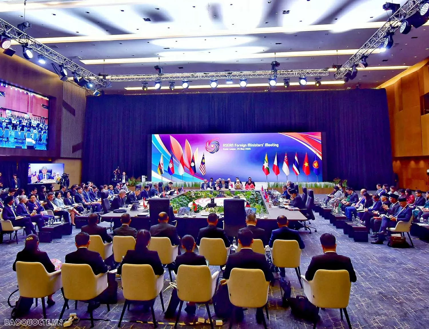 Xây dựng Cộng đồng ASEAN đoàn kết, thống nhất tiếp tục là dòng chảy chính của hợp tác khu vực Xây dựng Cộng đồng ASEAN đoàn kết, thống nhất tiếp tục là dòng chảy chính của hợp tác khu vực