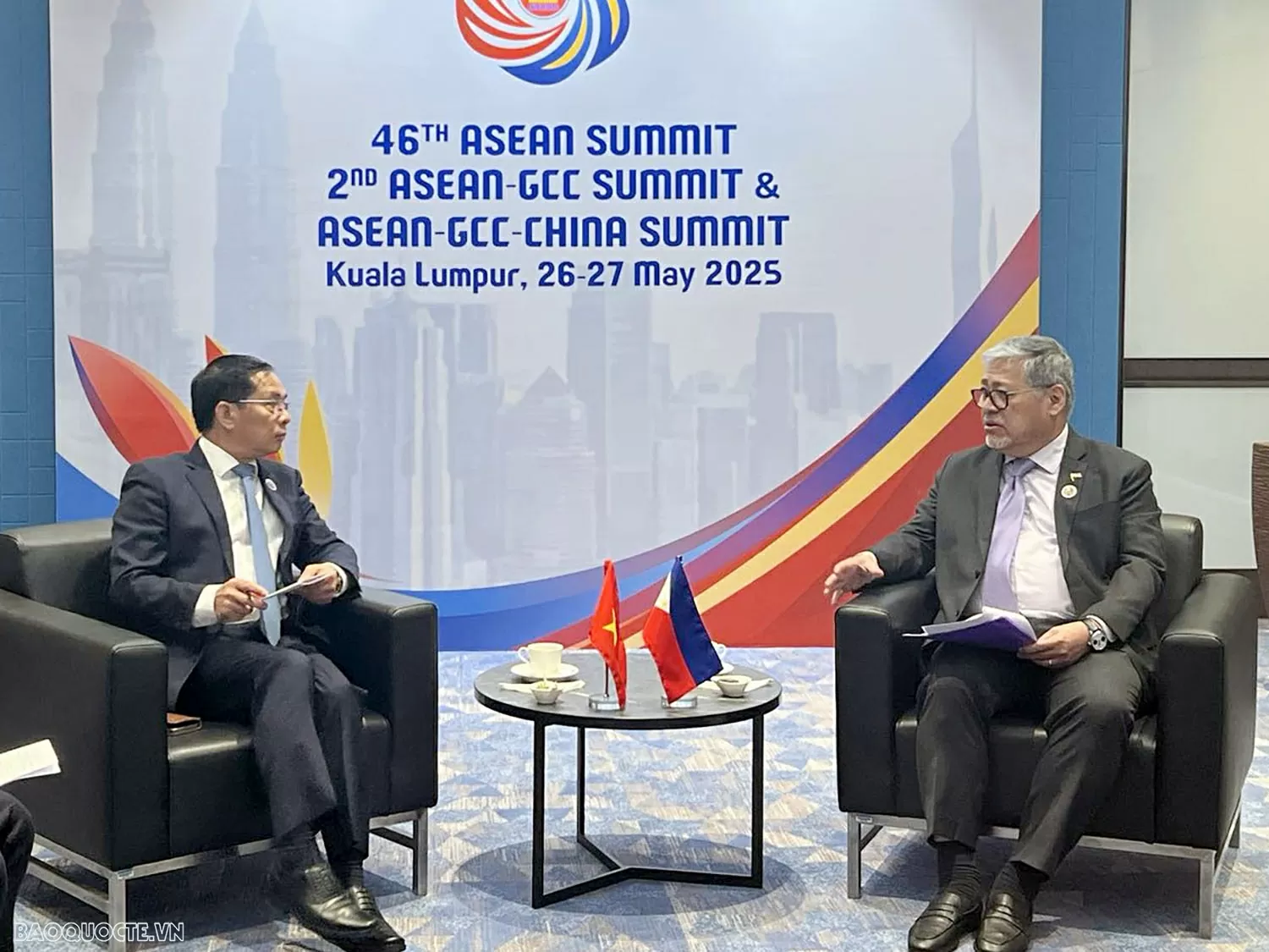 Phó Thủ tướng, Bộ trưởng Ngoại giao Bùi Thanh Sơn gặp song phương với Bộ trưởng Ngoại giao Brunei và Philippines bên lề Hội nghị Cấp cao ASEAN 46 Phó Thủ tướng, Bộ trưởng Bùi Thanh Sơn tiếp song phương tại Hội nghị cấp cao ASEAN
