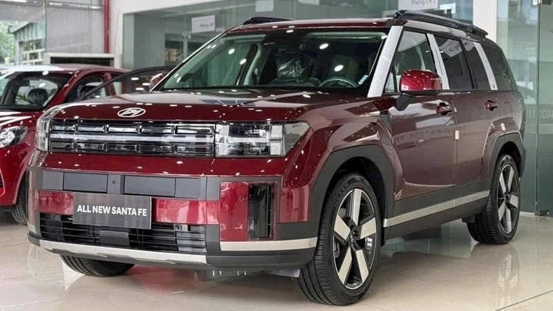 Hyundai Santa Fe giảm giá tới 200 triệu đồng tại Việt Nam