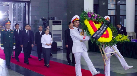 dang nhan dan campuchia bay to niem tiec thuong vo han truoc su ra di cua nguyen chu tich nuoc tran duc luong