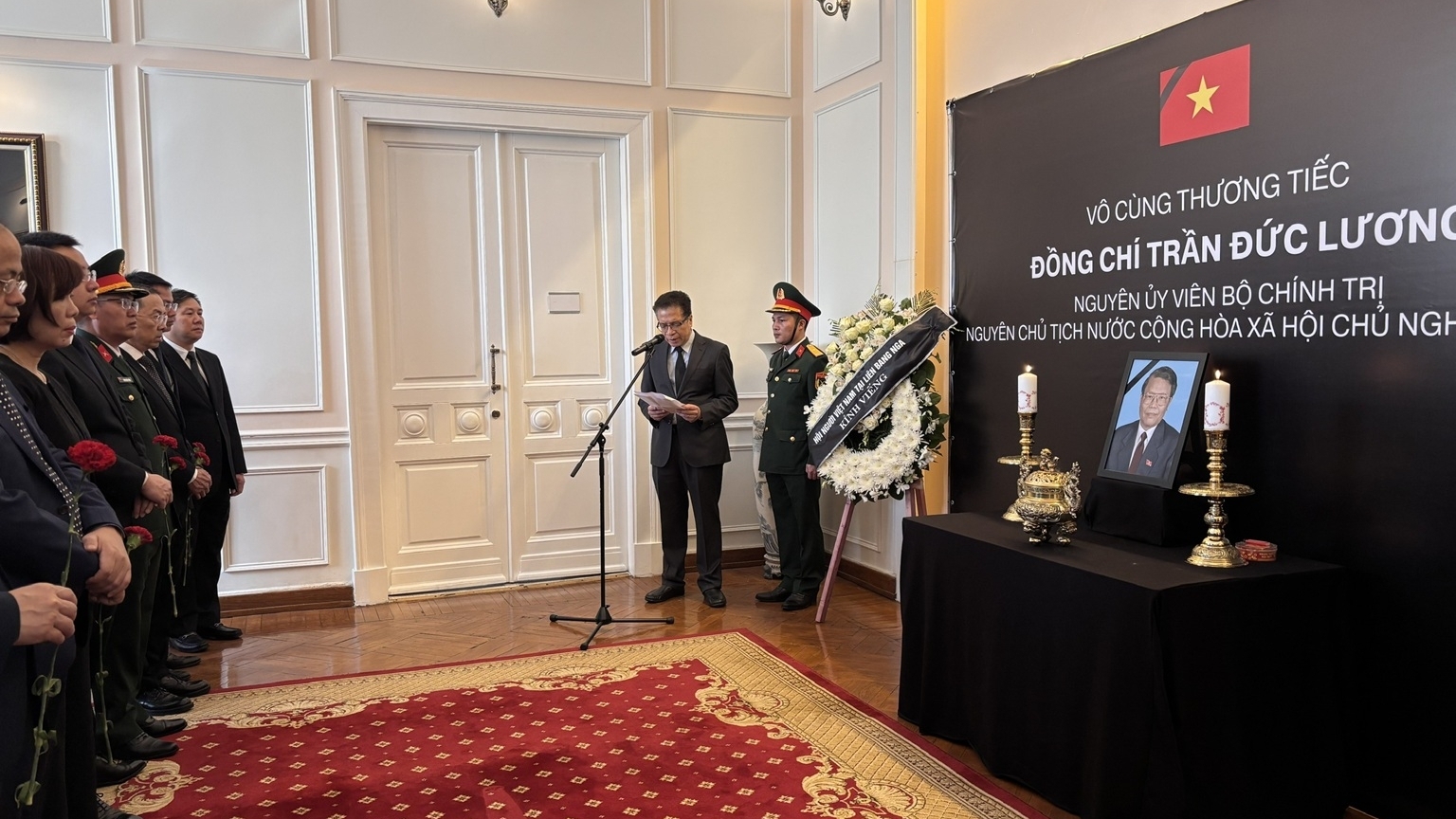 le vieng va ghi so tang nguyen chu tich nuoc tran duc luong tai nga