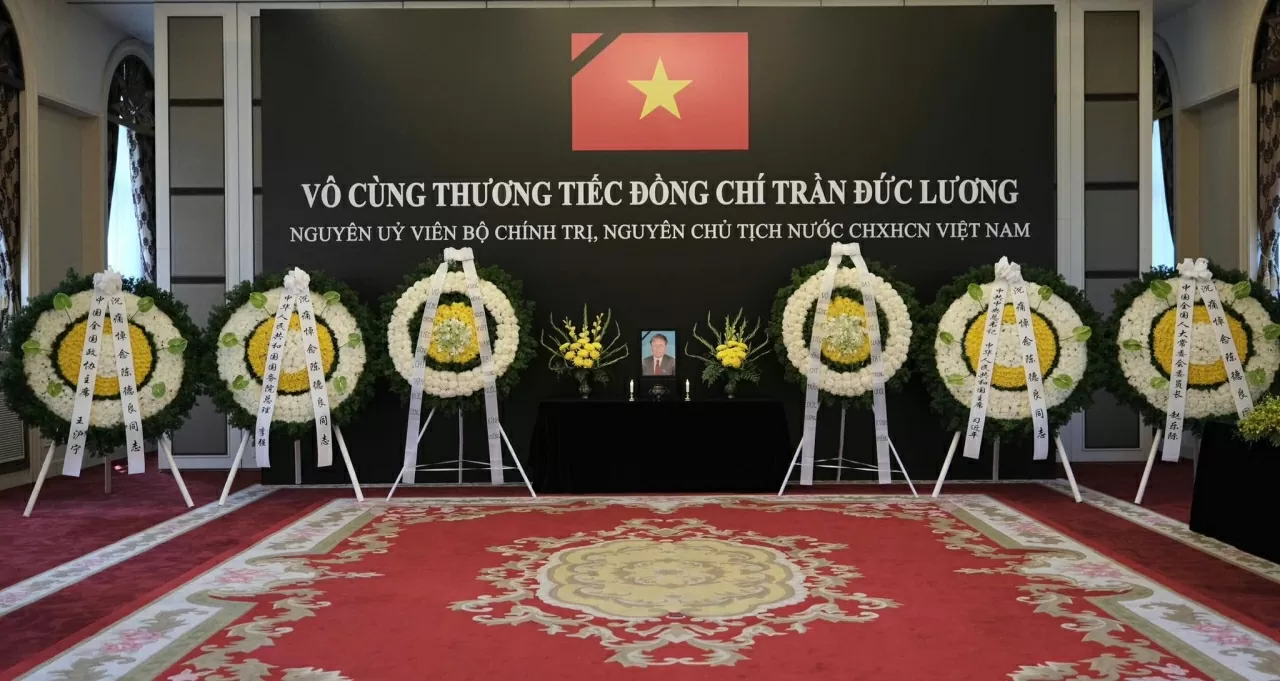 Phó Chủ tịch Chính hiệp toàn quốc Trung Quốc đến viếng nguyên Chủ tịch nước Trần Đức Lương