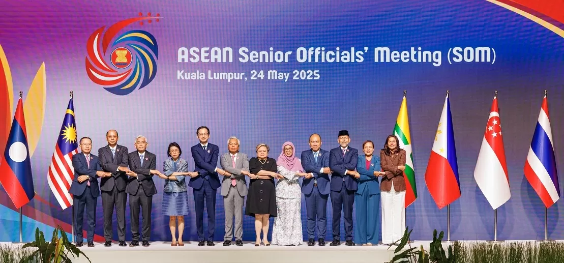 Các đại biểu tham dự cuộc họp các Quan chức cao cấp (SOM) ASEAN trù bị cho Hội nghị Cấp cao ASEAN lần thứ 46 và các Hội nghị Cấp cao liên quan. (Ảnh: Bảo Chi) Các đại biểu tham dự cuộc họp các Quan chức cao cấp (SOM) ASEAN trù bị cho Hội nghị Cấp cao ASEAN lần thứ 46 và các Hội nghị Cấp cao liên quan. (Ảnh: Bảo Chi)