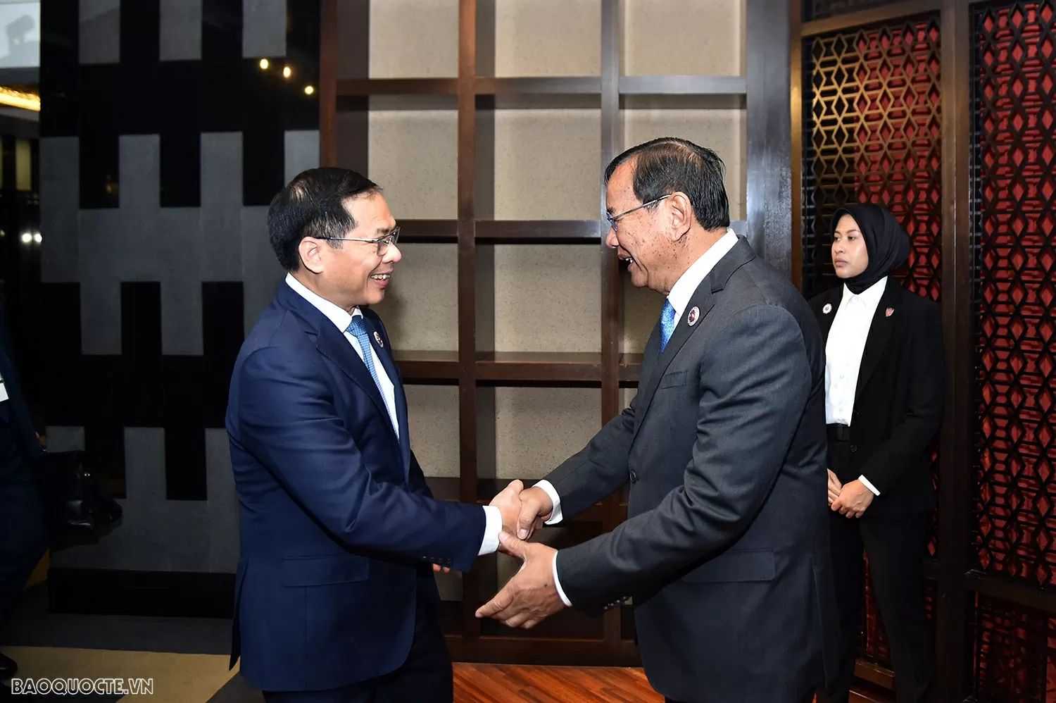 Phó Thủ tướng, Bộ trưởng Ngoại giao Bùi Thanh Sơn gặp song phương với Bộ trưởng thứ Hai Ngoại giao Brunei và Philippines bên lề Hội nghị Cấp cao ASEAN Phó Thủ tướng, Bộ trưởng Ngoại giao Bùi Thanh Sơn gặp song phương với Bộ trưởng thứ Hai Ngoại giao Brunei và Philippines bên lề Hội nghị Cấp cao ASEAN