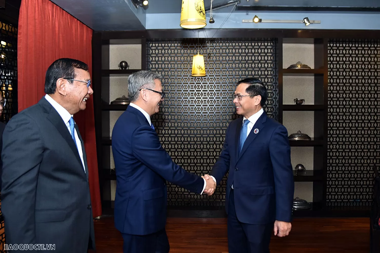 Phó Thủ tướng, Bộ trưởng Ngoại giao Bùi Thanh Sơn gặp song phương với Bộ trưởng thứ Hai Ngoại giao Brunei và Philippines bên lề Hội nghị Cấp cao ASEAN Phó Thủ tướng, Bộ trưởng Ngoại giao Bùi Thanh Sơn gặp song phương với Bộ trưởng thứ Hai Ngoại giao Brunei và Philippines bên lề Hội nghị Cấp cao ASEAN