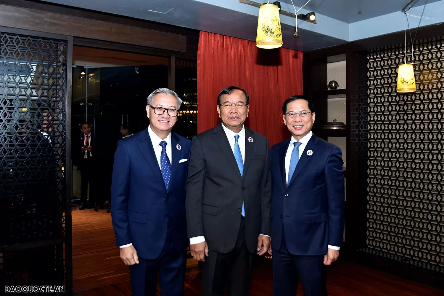 Phó Thủ tướng, Bộ trưởng Ngoại giao Bùi Thanh Sơn gặp song phương với Bộ trưởng thứ Hai Ngoại giao Brunei và Philippines bên lề Hội nghị Cấp cao ASEAN Phó Thủ tướng, Bộ trưởng Ngoại giao Bùi Thanh Sơn gặp song phương với Bộ trưởng thứ Hai Ngoại giao Brunei và Philippines bên lề Hội nghị Cấp cao ASEAN