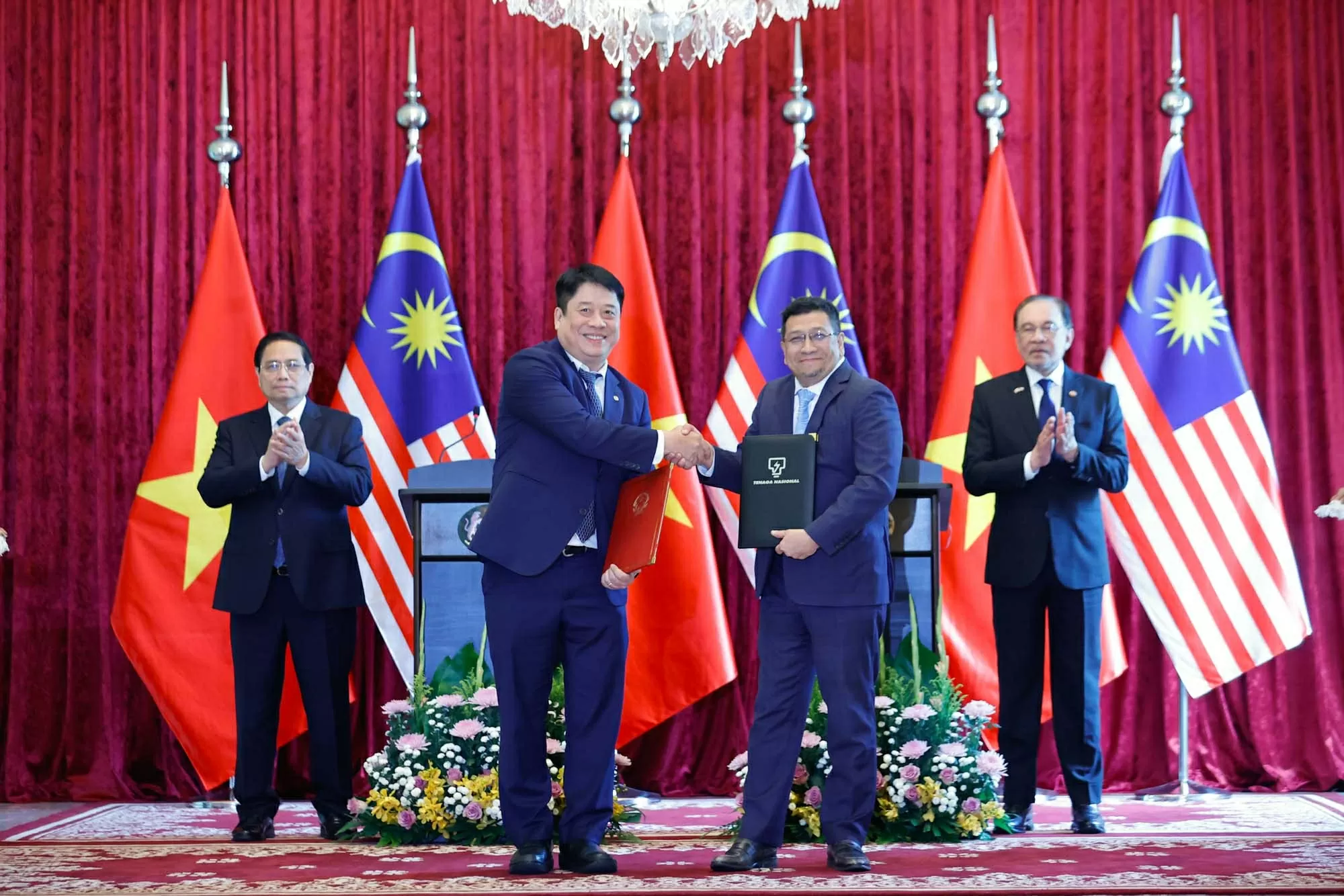 Thủ tướng Phạm Minh Chính hội đàm với Thủ tướng Malaysia Anwar Ibrahim