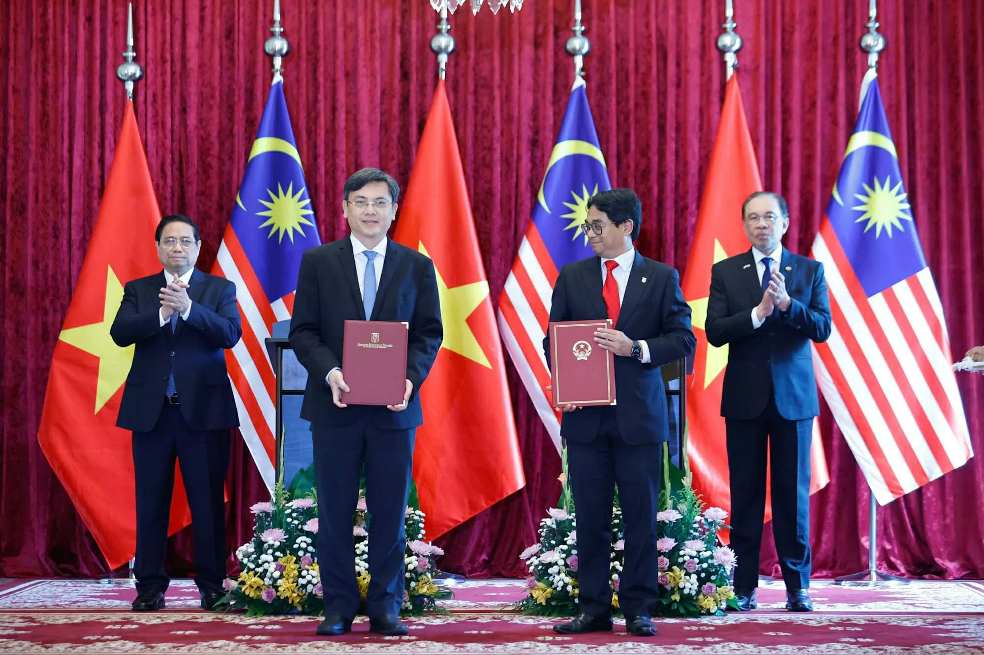 Thủ tướng Phạm Minh Chính hội đàm với Thủ tướng Malaysia Anwar Ibrahim