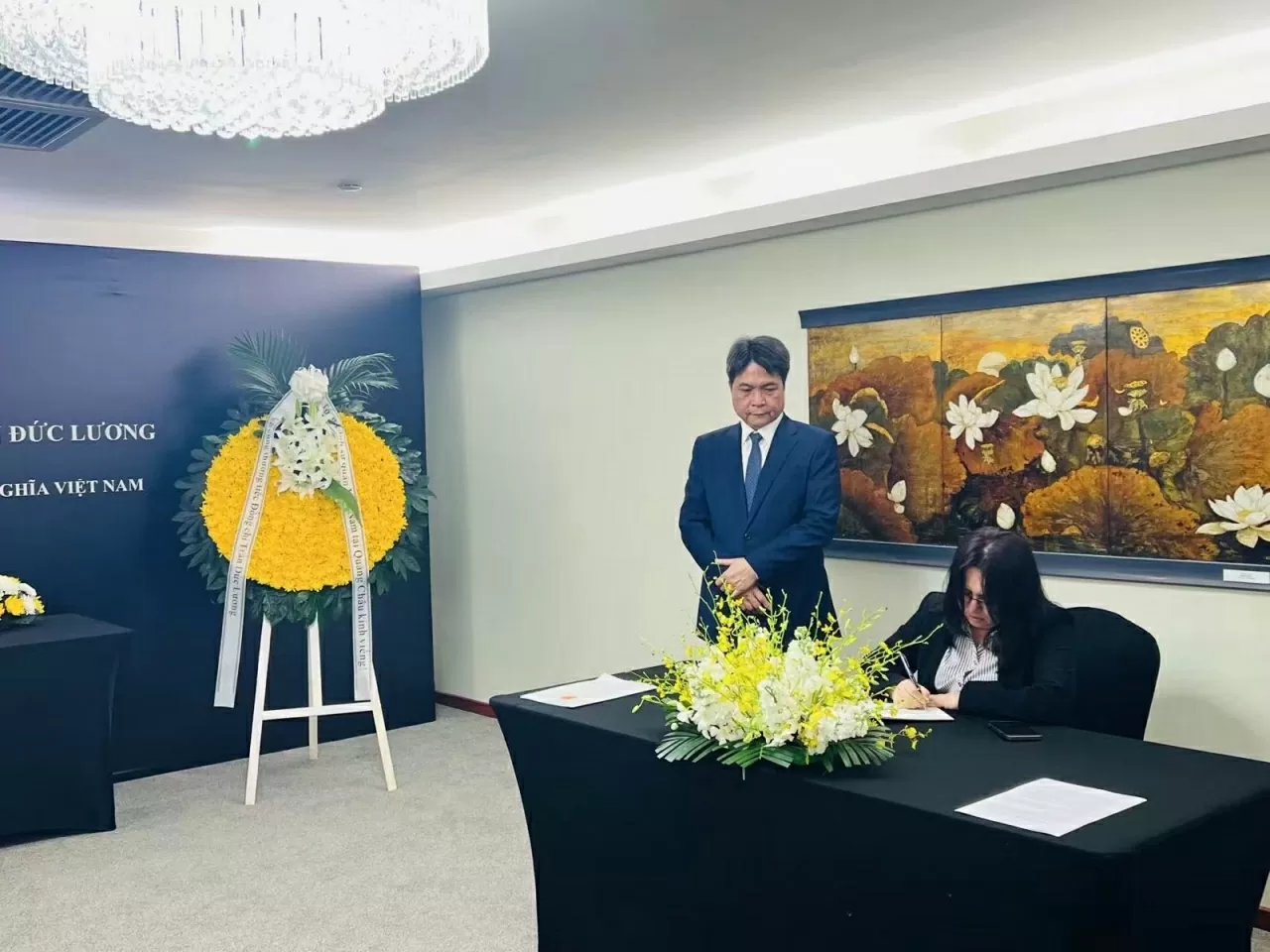 Trọng thể lễ viếng nguyên Chủ tịch nước Trần Đức Lương tại Quảng Châu, Trung Quốc