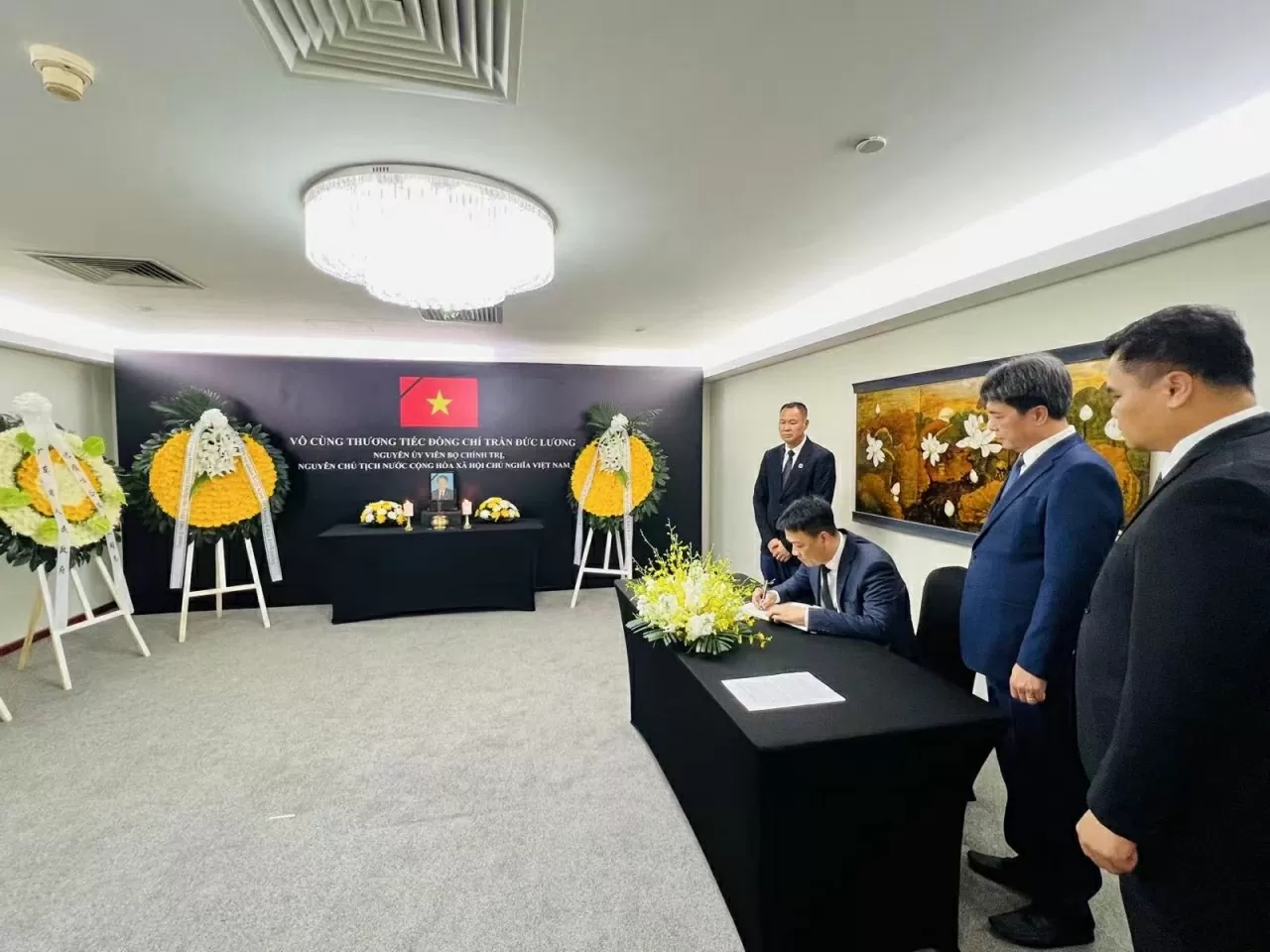 Trọng thể lễ viếng nguyên Chủ tịch nước Trần Đức Lương tại Quảng Châu, Trung Quốc